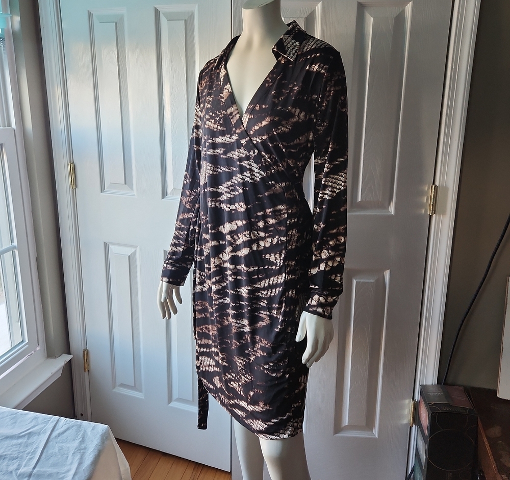 Calvin Klein Collection Black and Cream Long Sleeve Dress